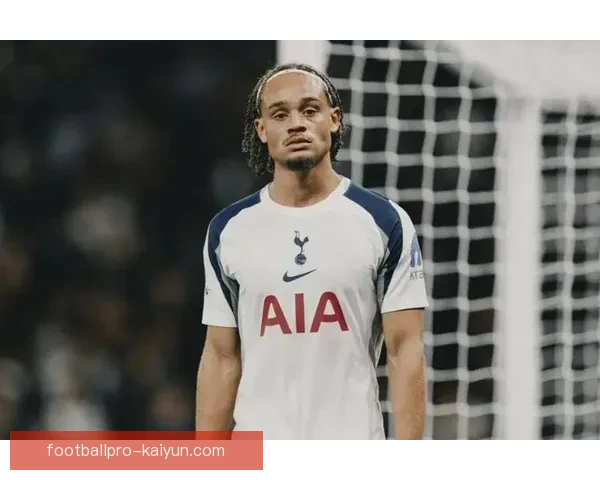 西汉姆联在英超赛季中状态低迷，亟需找回表现以重振士气