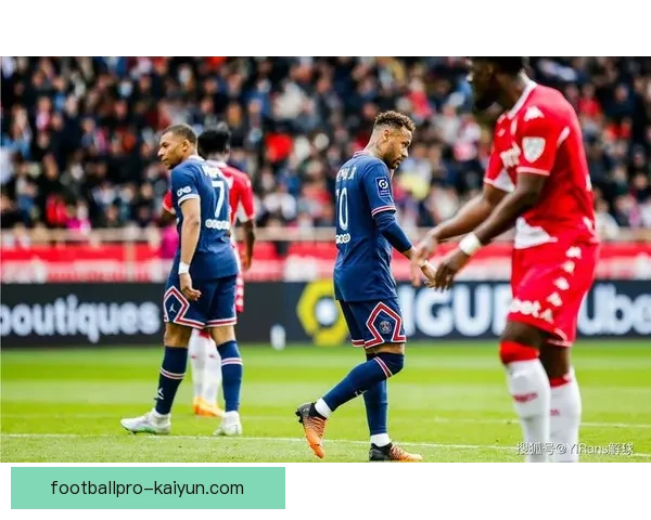 摩纳哥逆转胜利彰显球队坚韧不拔精神，比赛表现亮眼。