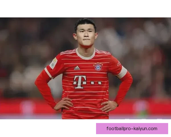 金玟哉在2025年拜仁的表现持续提升，值得关注的状态引发球迷期待。